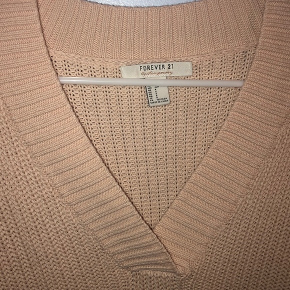 light pink v neck sweater - Picture 2 of 3